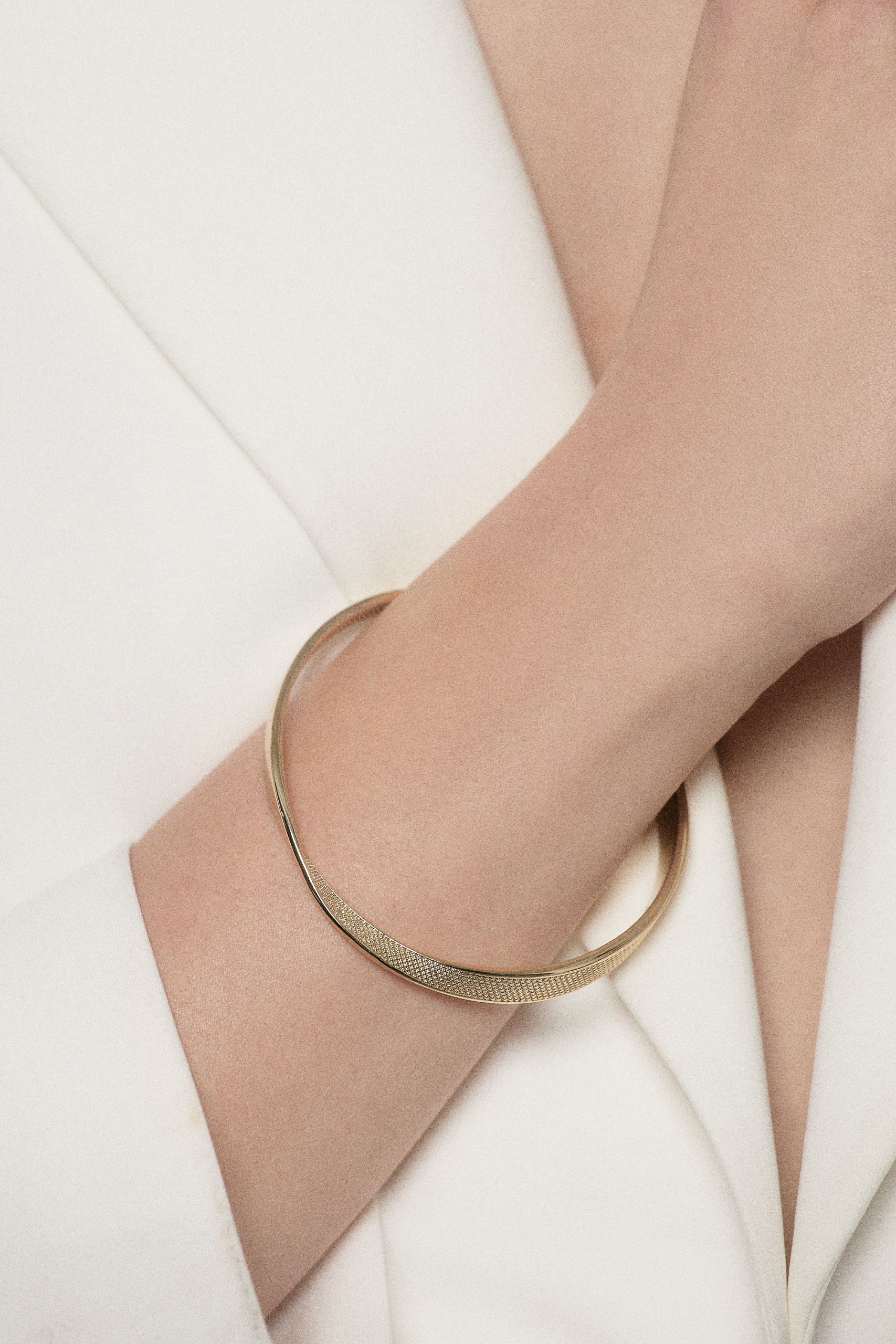 14kt Gold Plated Textured Twist Narrow Bangle