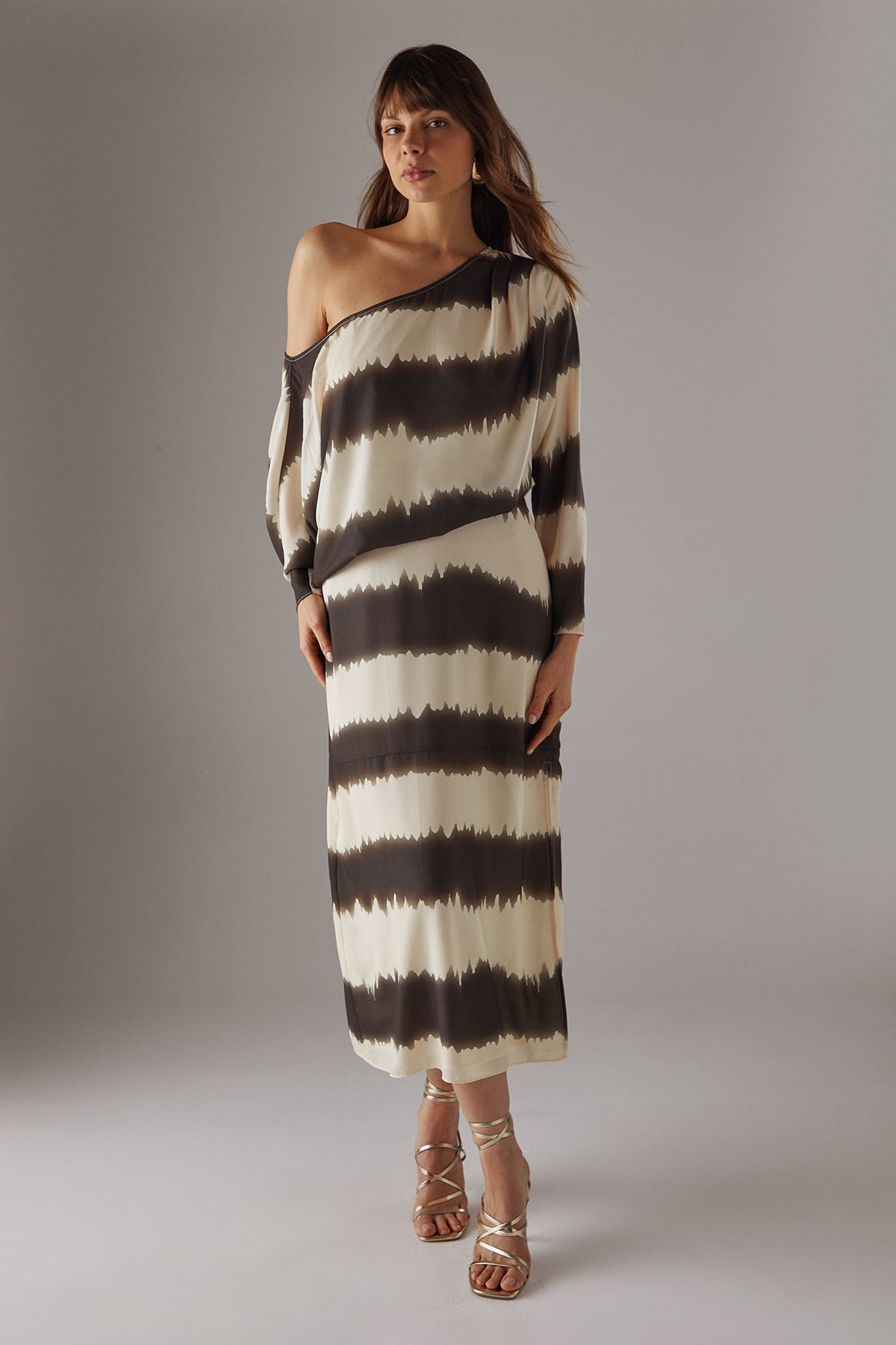 Print Georgette Fallen Shoulder Midi Dress