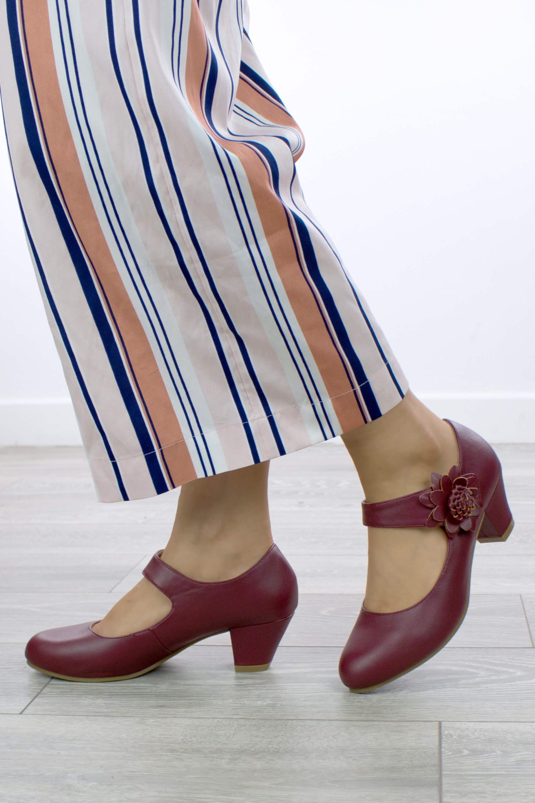 Mid Cuban Heel Flower Comfort Mary Jane Court Shoes