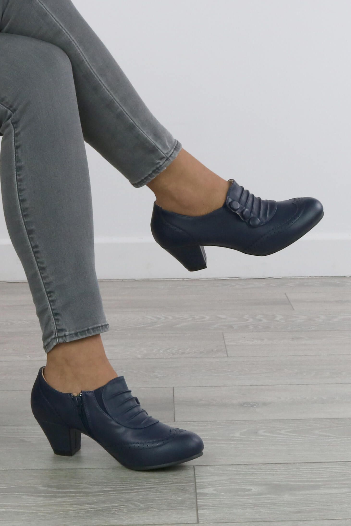 Mid Cuban Heel Brogue Buttoned Shoe Boots