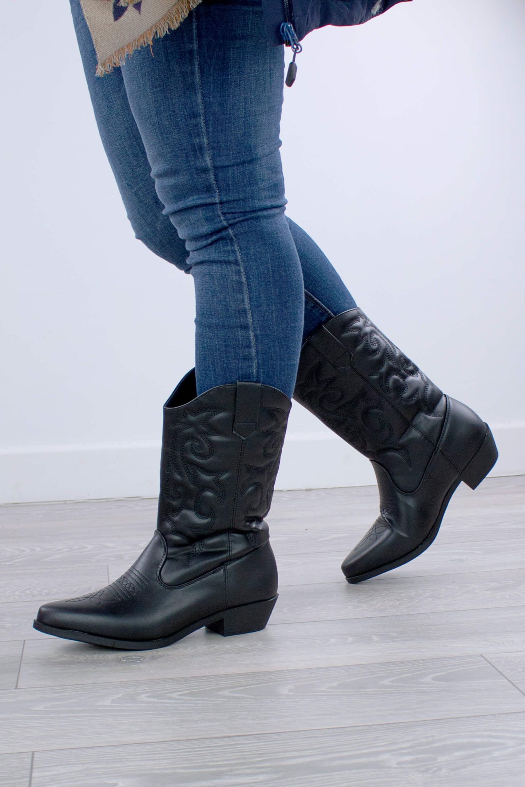 Low Cuban Heel Cowboy Western Calf Boots