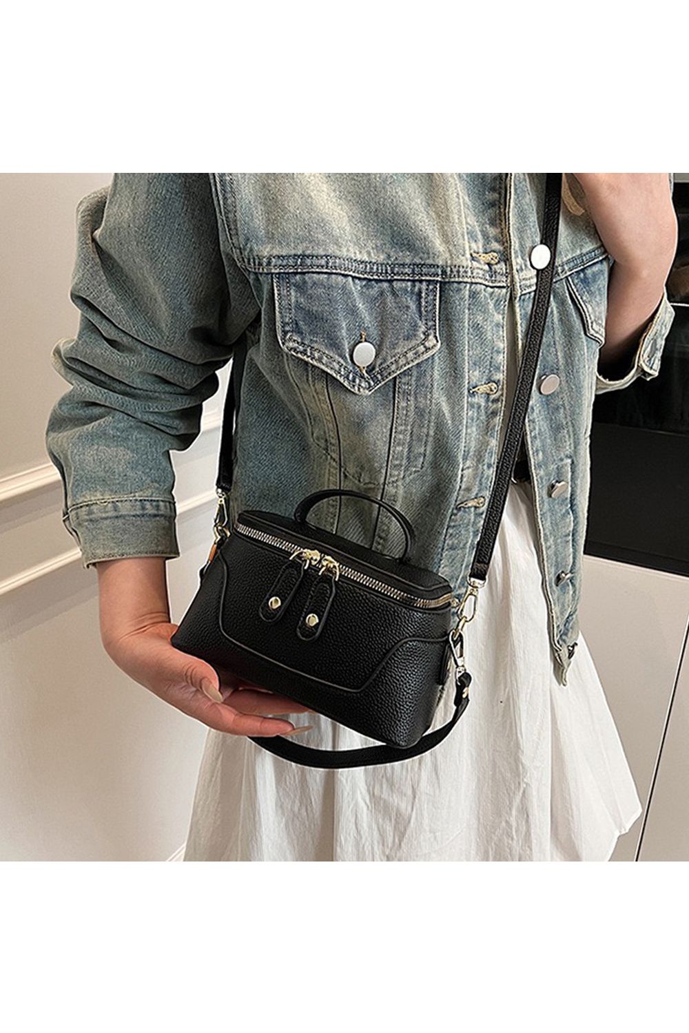 'Lilly' Tote Bag With Adjustable Shoulder Strap and Zip Closure