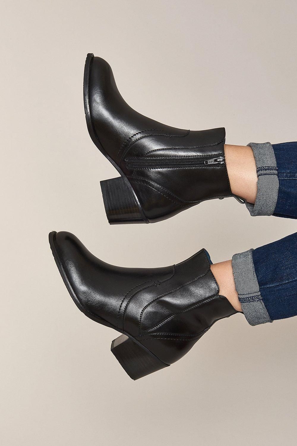 'Morisot Leather' Heeled Western Ankle Boots