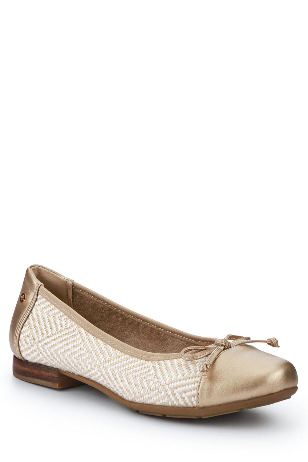 Bow-Detailed Two-Tone Pumps