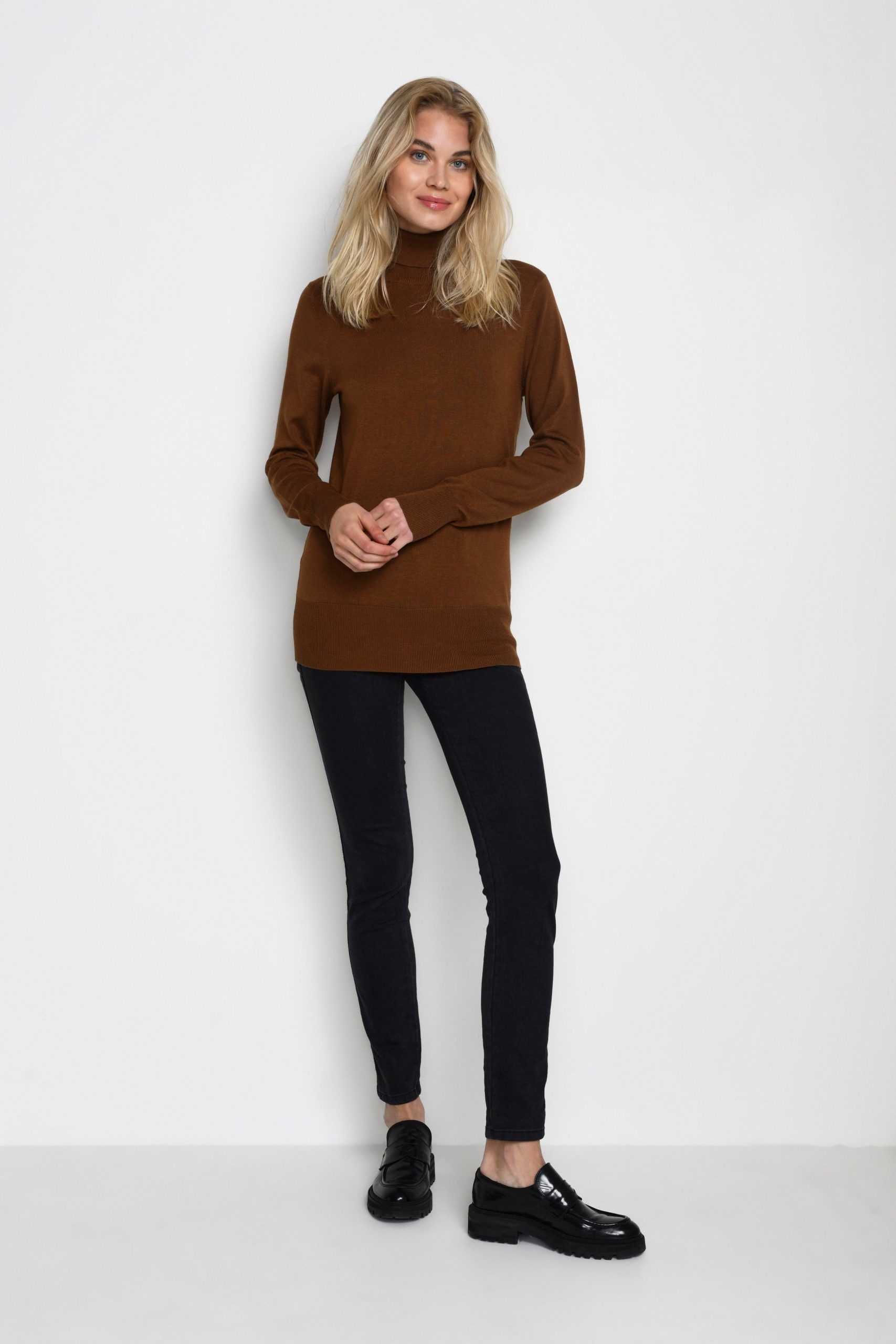 KAastrid Long Sleeve Roll Neck Pullover Plain