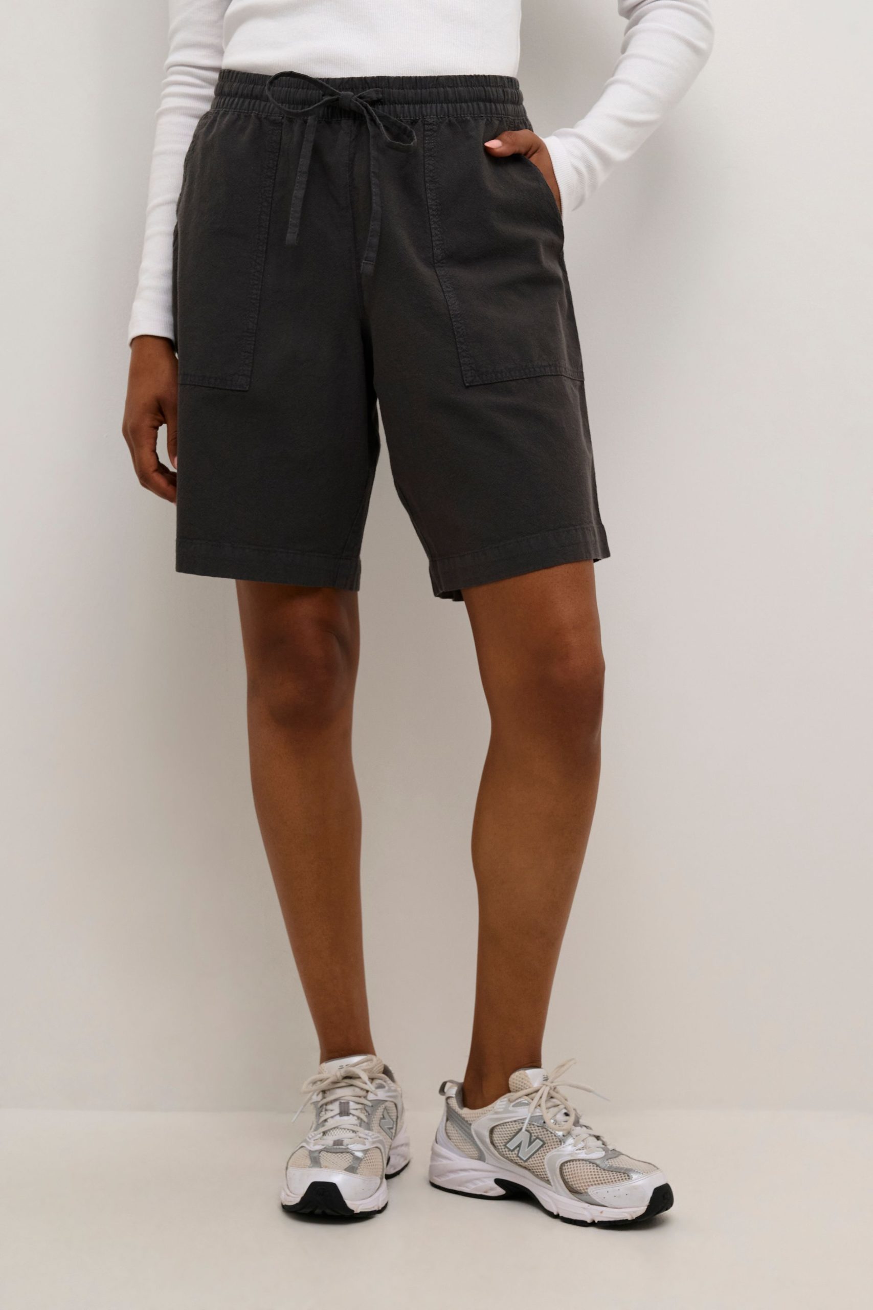 KAnaya Wide Legs Elastic Waist Shorts Plain